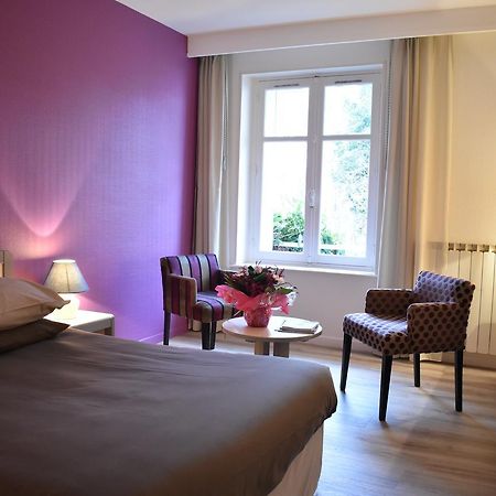 Logis Hotel Saint-Roch Pleumartin Екстер'єр фото