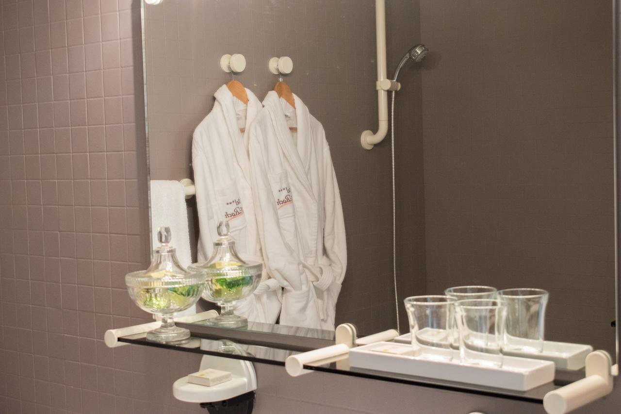 Logis Hotel Saint-Roch Pleumartin Екстер'єр фото