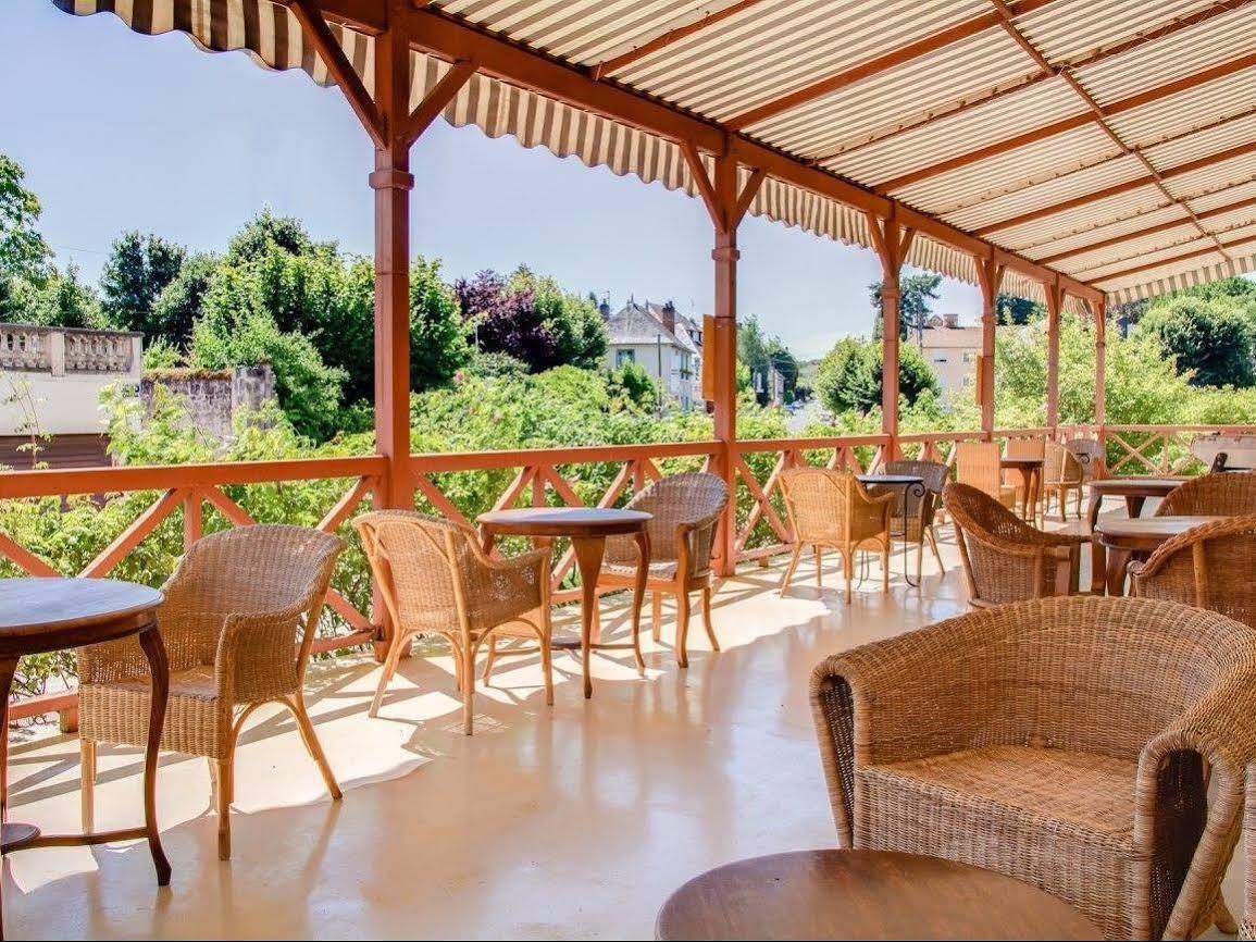 Logis Hotel Saint-Roch Pleumartin Екстер'єр фото