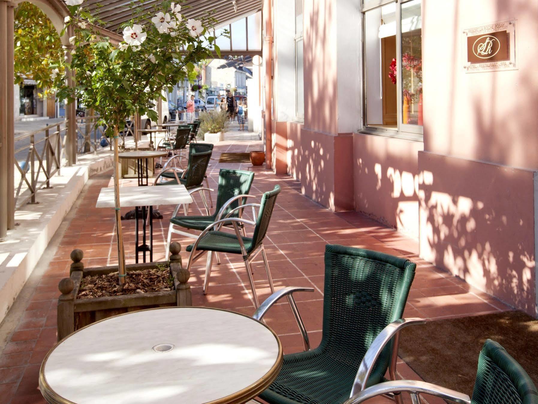 Logis Hotel Saint-Roch Pleumartin Екстер'єр фото